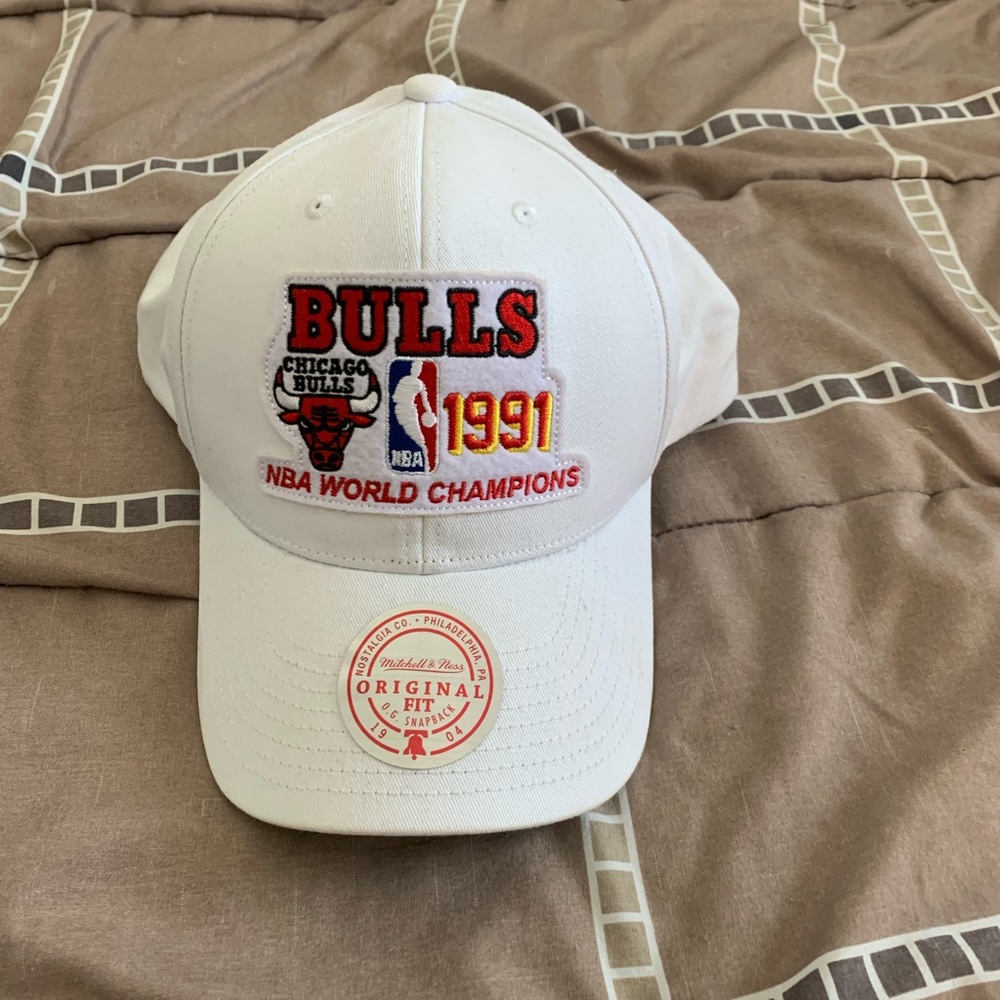 MITCHELL & NESS BULLS CHAMPION HAT
